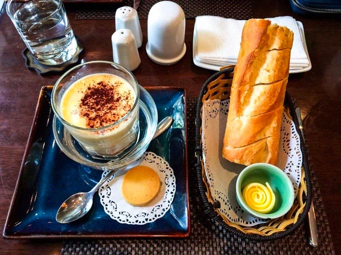 Top 10 quán cà phê trứng thơm ngon hút khách nhất Sài Gòn Little HaNoi Egg Coffee (Yersin)